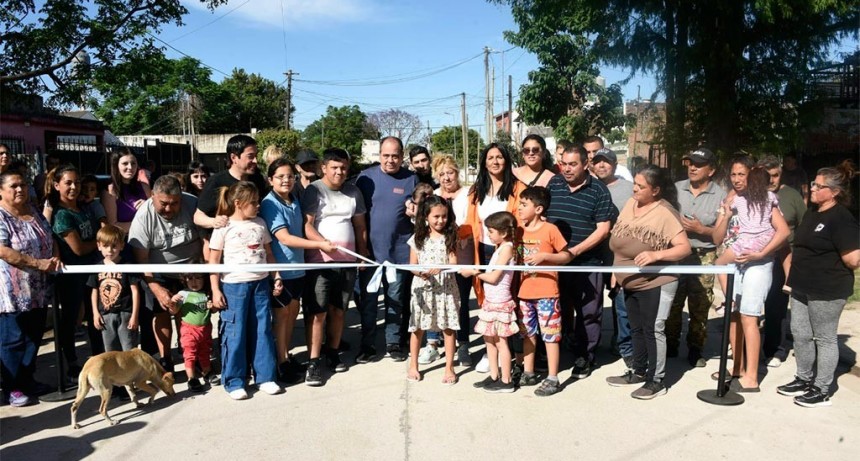 Malvinas Argentinas: Nardini y Correa inauguraron un nuevo pavimento en la localidad de Tierras Altas