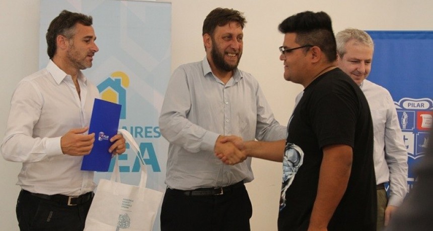 Pilar: 50 familias locales recibieron su crédito Buenos Aires CREA