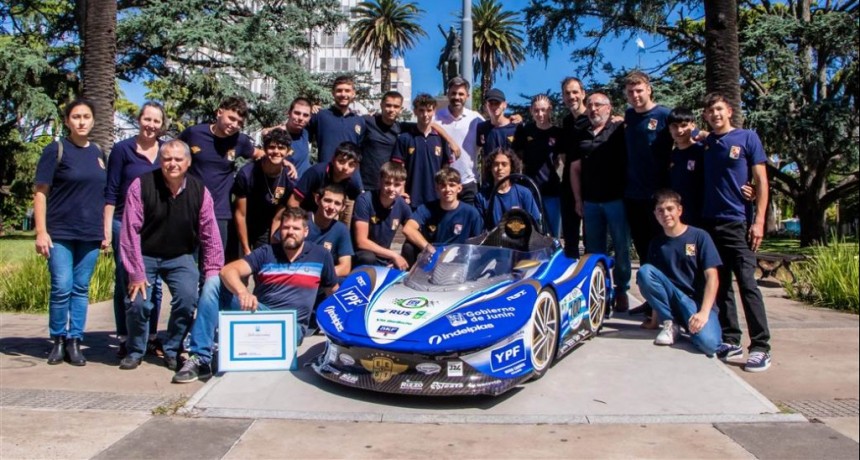 Junín: Petrecca reconoció al equipo de la Técnica 1 que se consagró campeón en el Desafío Eco YPF 2024