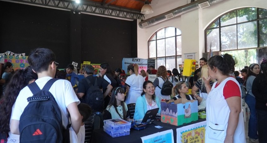 Merlo: Se realizó la primera muestra de robótica de escuelas locales 