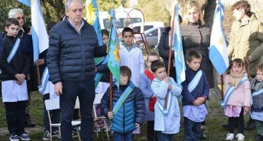 Chascomús: Javier Gastón asistió al acto por el Día de la Soberanía Nacional en el Jardín 903