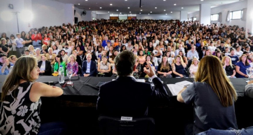 Kicillof participó de una jornada sobre violencia de género, salud mental y consumos problemáticos en Ensenada