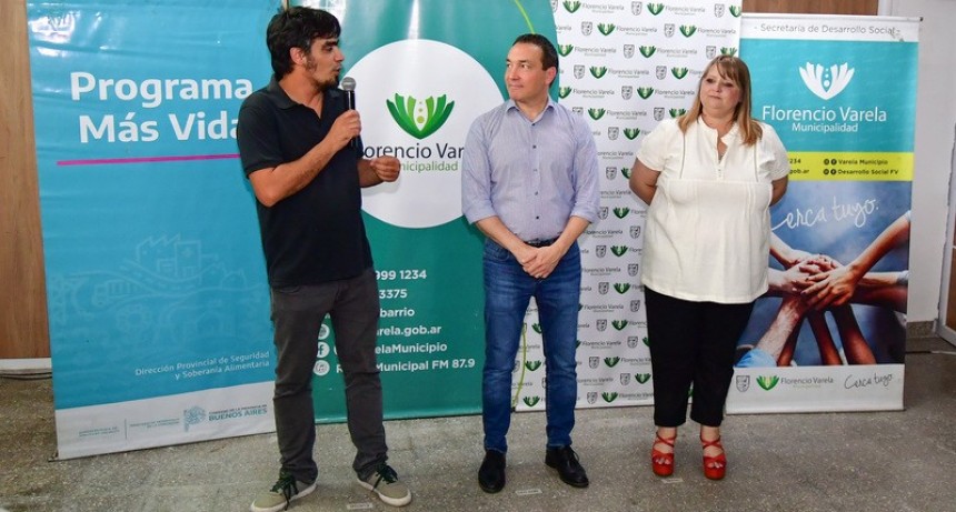 Florencio Varela: Watson entregó subsidios a trabajadoras del Programa Más Vida 