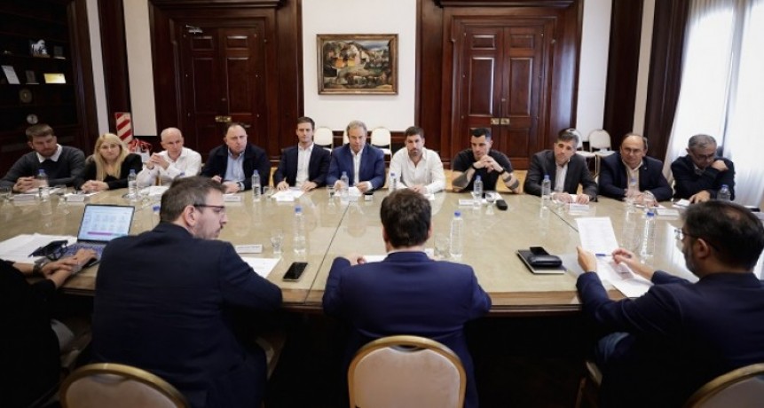 Kicillof y Cuattromo firmaron convenios con municipios para la compra de bienes de capital