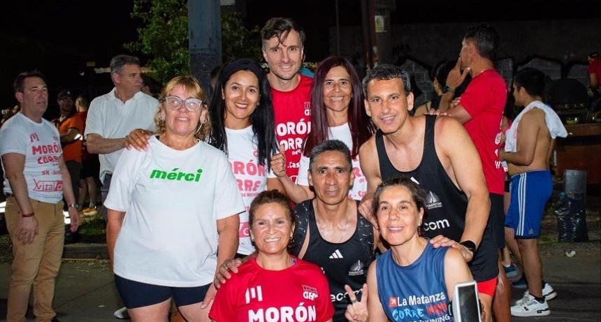 Morón: La ciudad vibró con las clases de zumba y la prueba atlética nocturna