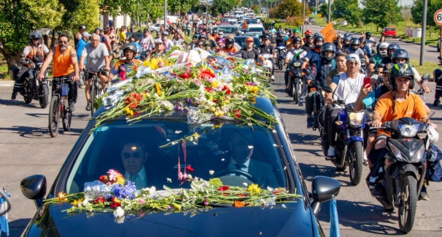 Berazategui: La ciudad despidió a Juan José Mussi con una multitudinaria caravana