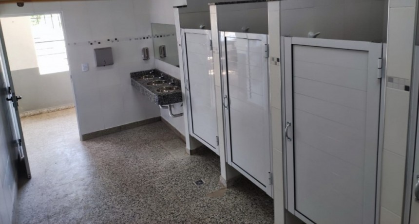 Merlo: Karina Menéndez visitó las obras de la Escuela Primaria N° 22