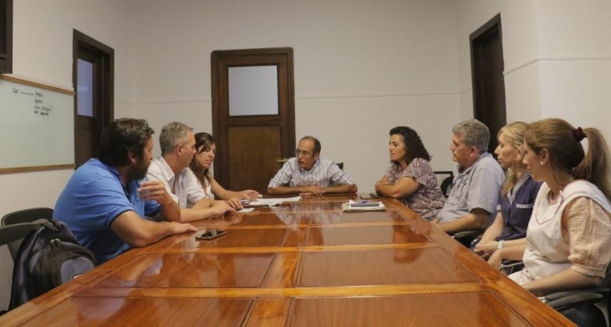 Bolívar: Pisano entregó aportes económicos a instituciones educativas 