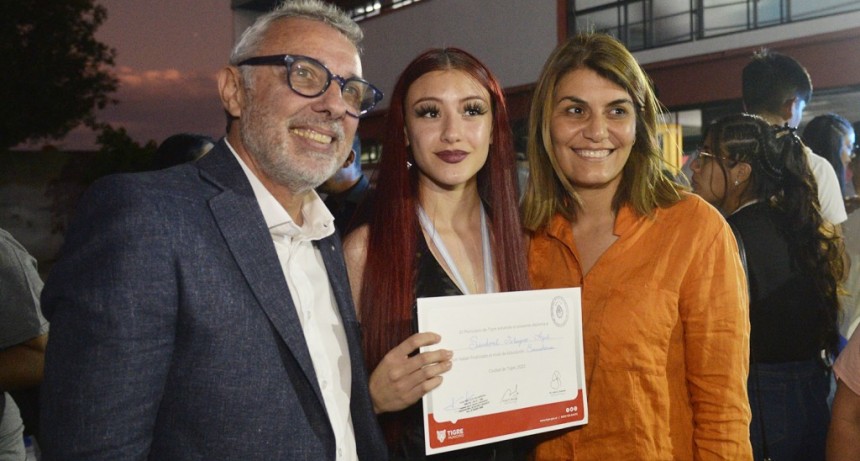 Tigre: Julio Zamora acompañó los actos de egresados de estudiantes de la EES N°40 y EES N°33 