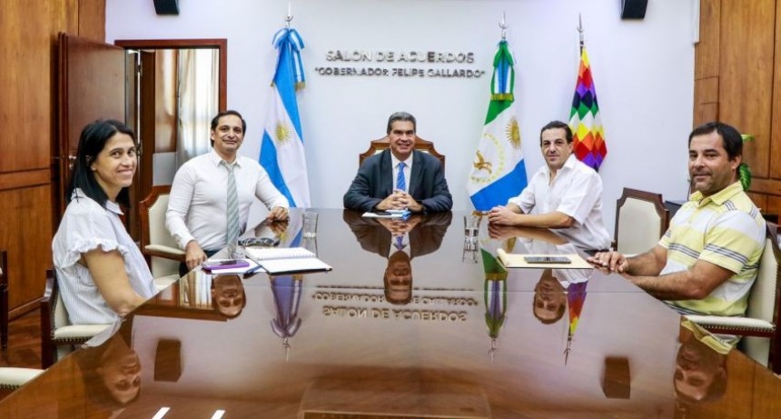 Chaco: Gobierno y Empresarios trabajan para instalar una fábrica de madera plástica reciclable en la Provincia 