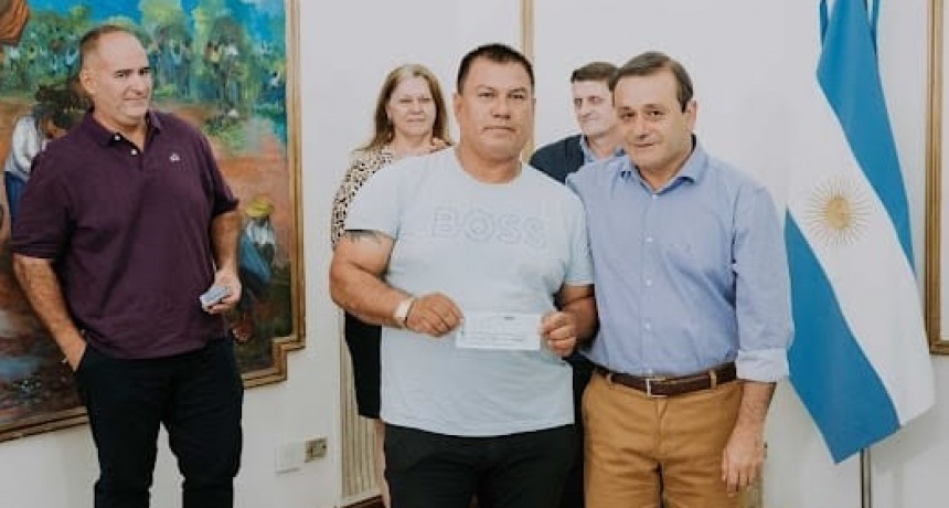 Misiones: Herrera Ahuad encabezó la entrega de recursos económicos a entidades deportivas 