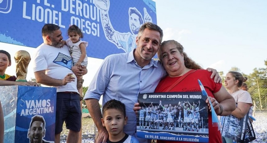 Pilar: Achával anunció que el Club Municipal Derqui llevara el nombre de Lionel Messi 