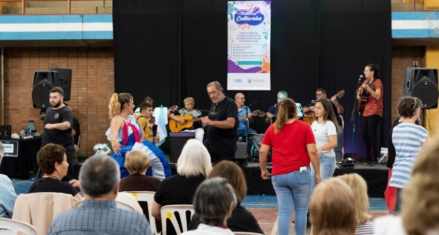Luján: Se realizó la Muestra Anual los Talleres Culturales en el Polideportivo 