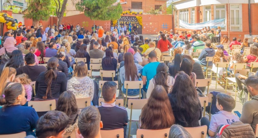San Fernando: El Municipio participó del festejo del 150° aniversario de la Escuela Primaria N°6 