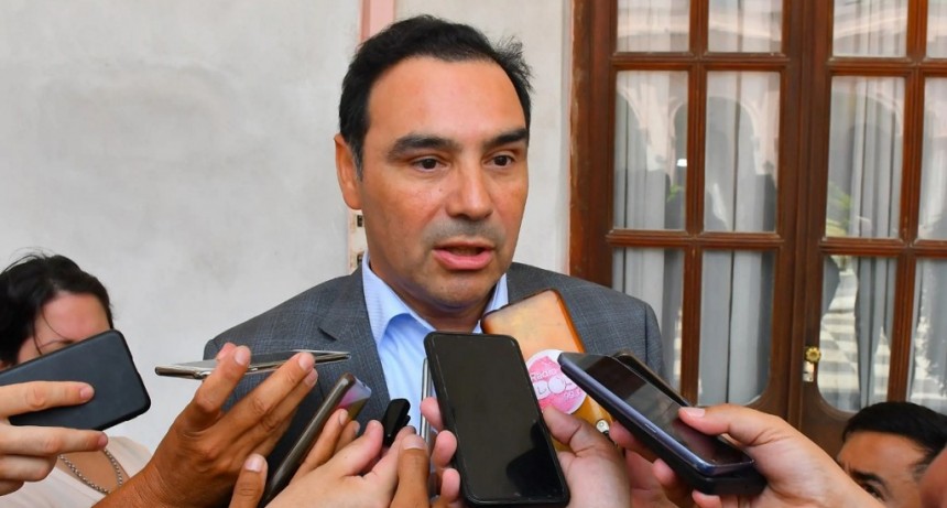 Corrientes: Valdés anunció un bono de $150 mil para trabajadores activos y pasivos de la Provincia