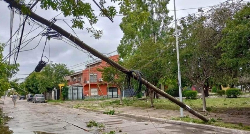 Mauro García: “En General Rodríguez no tuvimos víctimas fatales. Seguimos trabajando para solucionar cuánto antes está situación de emergencia”