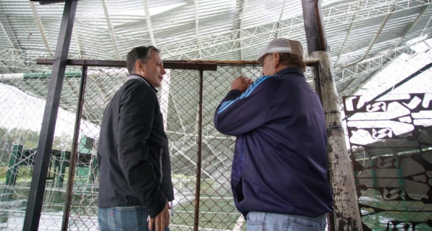 E. Echeverría: Gray recorrió espacios afectados por el temporal