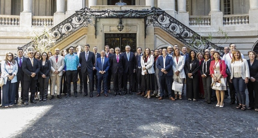 Argentina es anfitriona de una reunión regional para abordar las amenazas de las drogas sintéticas en Latinoamérica