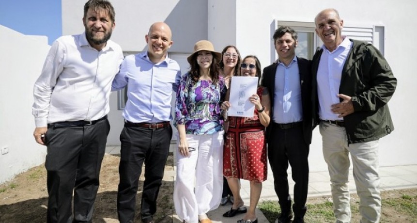 Kicillof entregó 60 viviendas a familias de Pehuajó