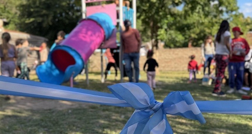Luján: Se inauguró una nueva plaza en el barrio El Ceibo con la presencia de Papá Noel