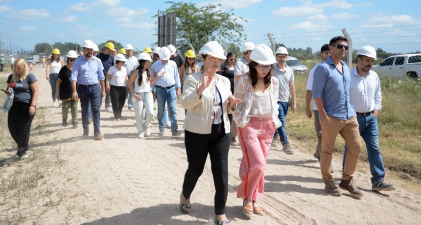 Pte. Perón: Cantero y Batakis recorrieron los avances de la mega obra de 800 casas en Guernica 