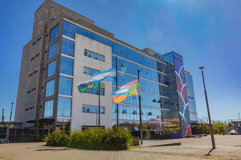 Berazategui: Los sueldos de trabajadores municipales aumentarán en relación al índice del INDEC